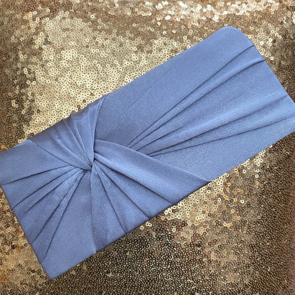 Silver clutch - Picture 1 of 2